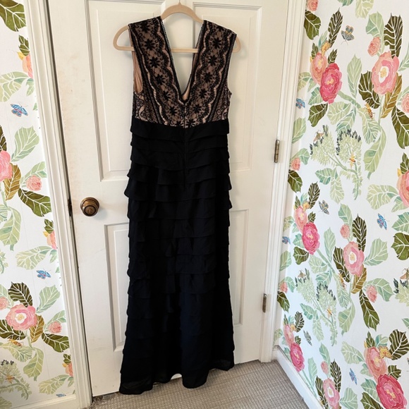 Adrianna Papell Evening Shutter Pleat Bodycon Wedding / Prom Dress - Picture 4 of 9